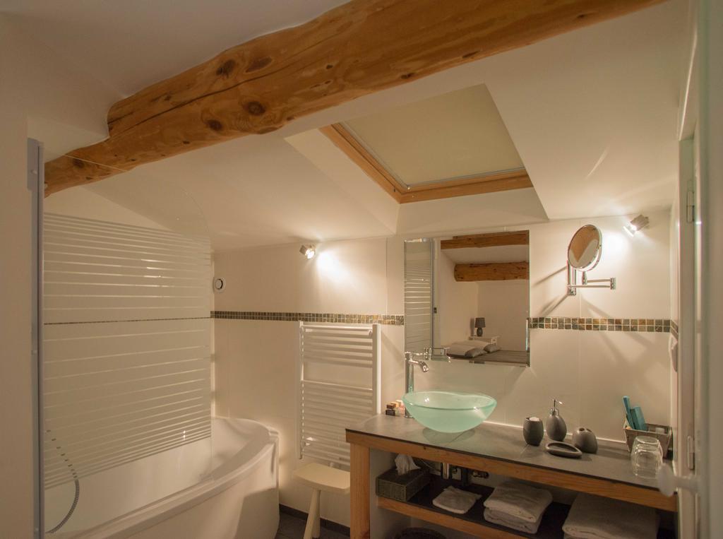 Le Mas De La Fontaine Bed and Breakfast Le Pegue Habitación foto