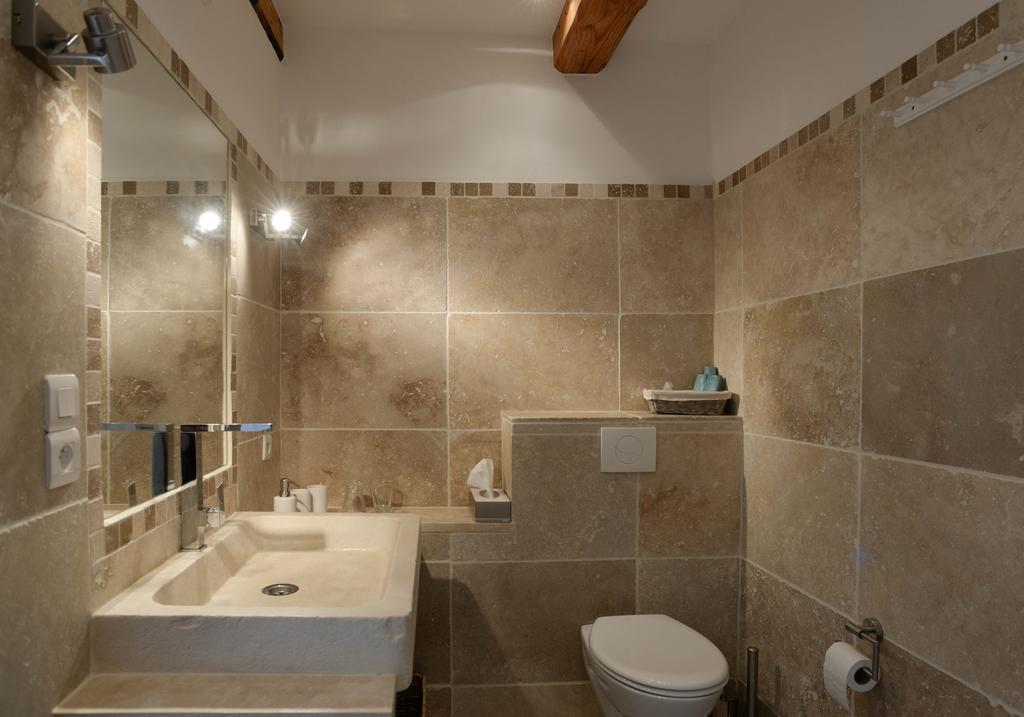 Le Mas De La Fontaine Bed and Breakfast Le Pegue Habitación foto