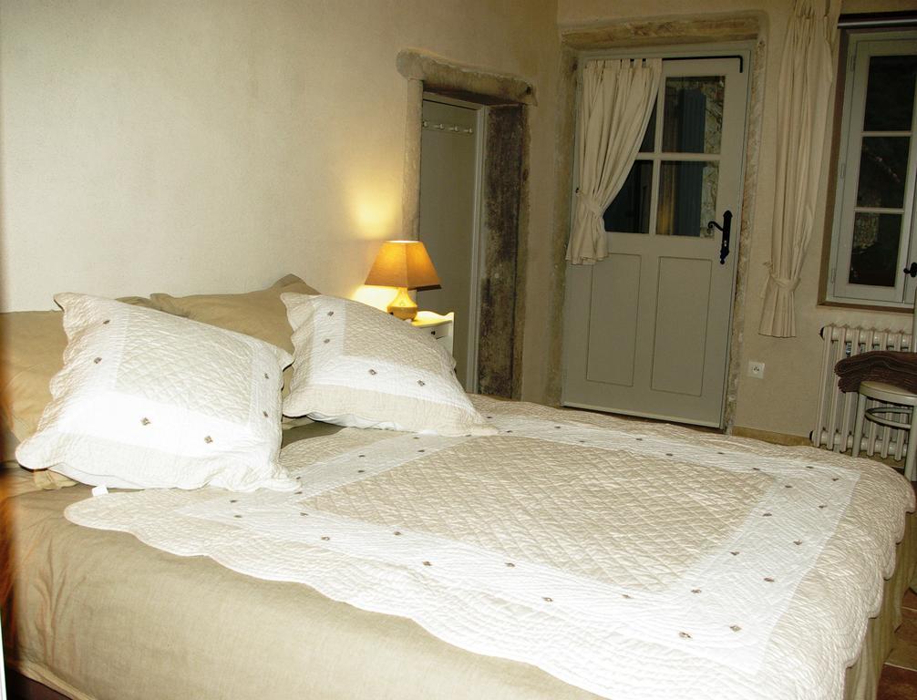 Le Mas De La Fontaine Bed and Breakfast Le Pegue Exterior foto