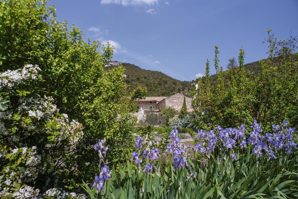 Le Mas De La Fontaine Bed and Breakfast Le Pegue Exterior foto